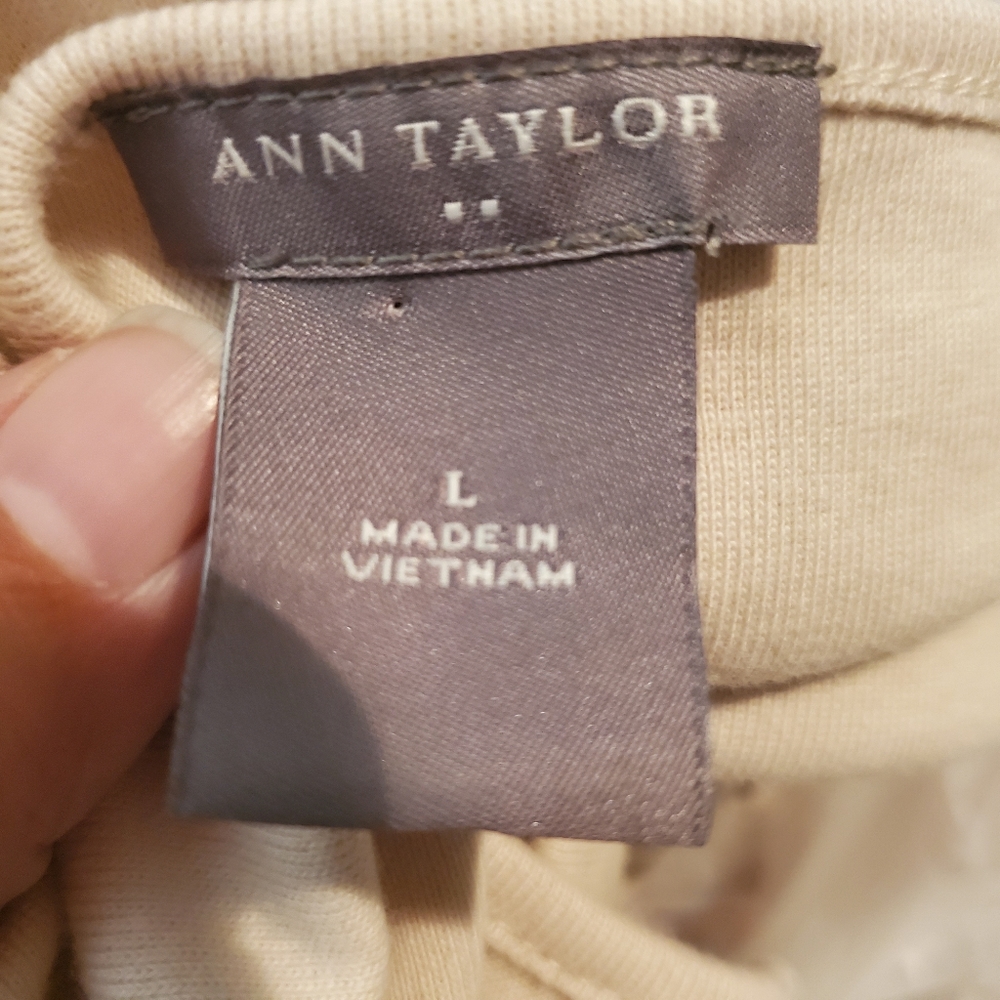 Ann Taylor cream shirt - Picture 3 of 4